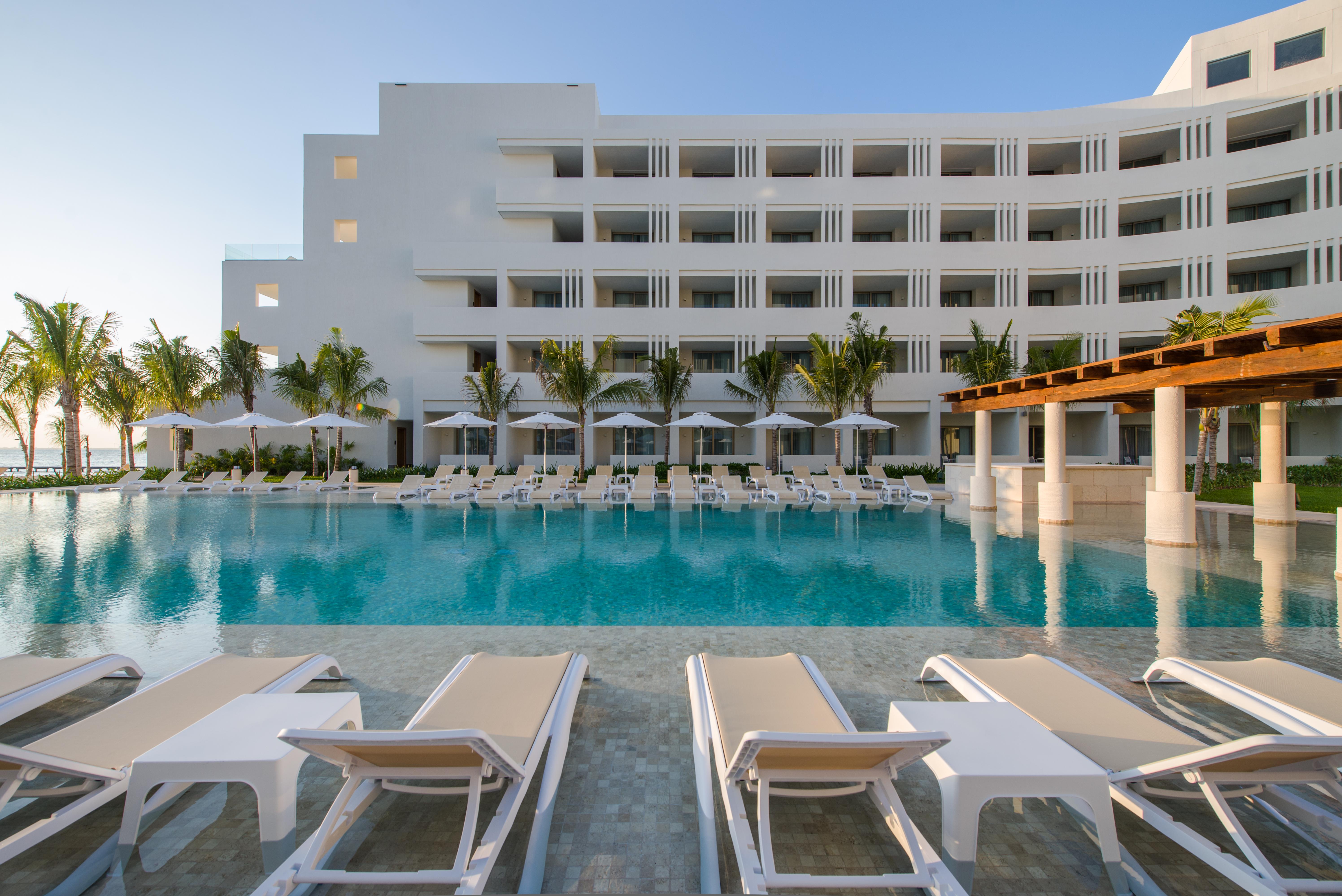 Izla Front Hotel 5*